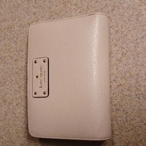 🐾Kate Spade Cream Women's Wallet🎉
